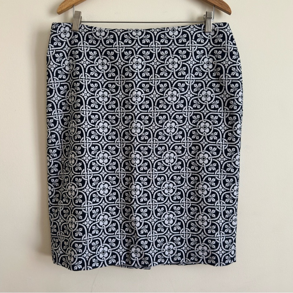 Talbots || Women's Pencil floral white and blue  Skirt Sz 14